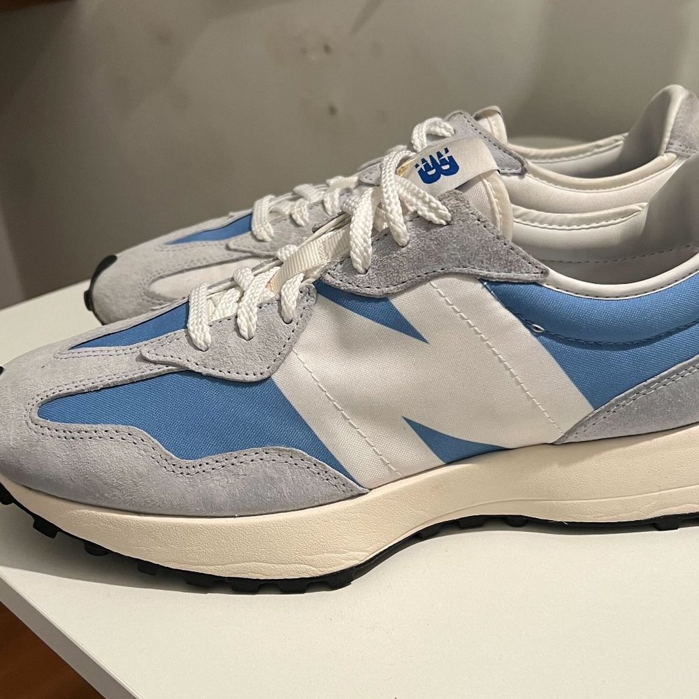 New Balance 327 Sneakers